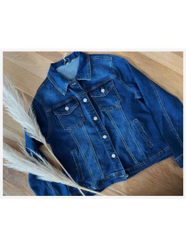 Veste en jeans pulpeuse